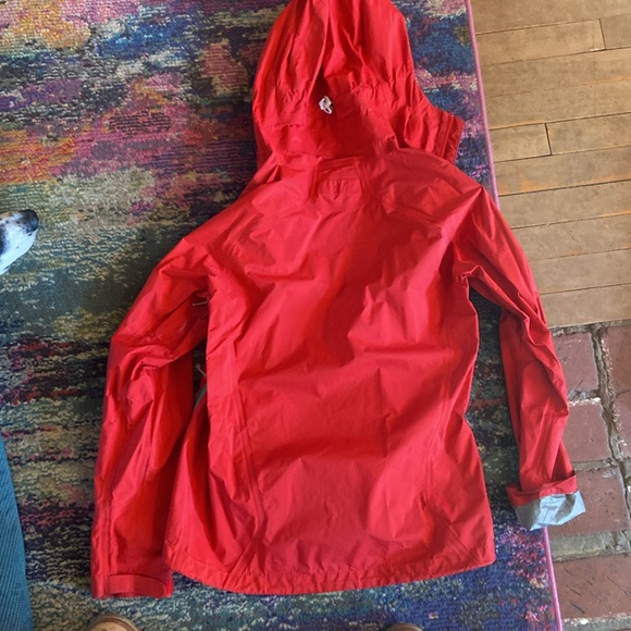 Patagonia rain jacket, good condition. - Picture 5 of 5